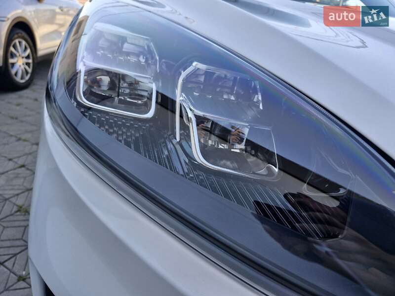 Внедорожник / Кроссовер Ford Escape 2021 в Николаеве