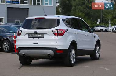 Внедорожник / Кроссовер Ford Escape 2016 в 