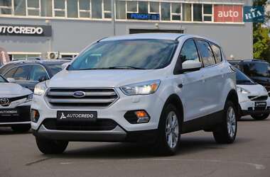 Внедорожник / Кроссовер Ford Escape 2016 в 
