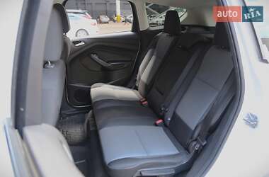 Внедорожник / Кроссовер Ford Escape 2016 в 