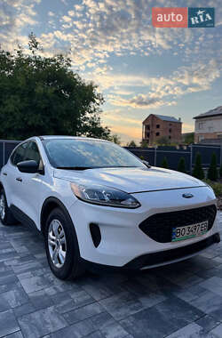 Внедорожник / Кроссовер Ford Escape 2019 в 
