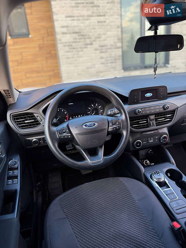 Внедорожник / Кроссовер Ford Escape 2019 в Тернополе