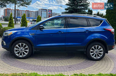 Внедорожник / Кроссовер Ford Escape 2017 в 