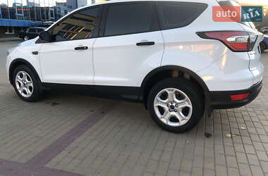 Внедорожник / Кроссовер Ford Escape 2016 в 