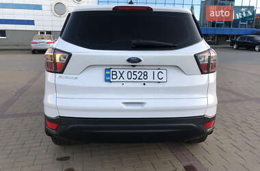 Внедорожник / Кроссовер Ford Escape 2016 в 