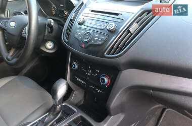 Внедорожник / Кроссовер Ford Escape 2016 в 