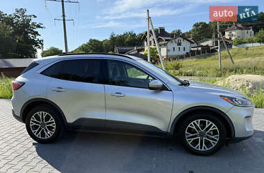 Внедорожник / Кроссовер Ford Escape 2020 в 