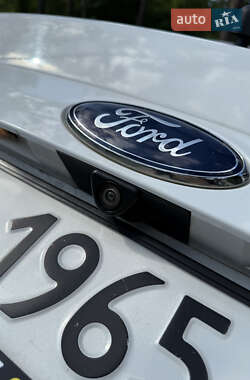 Внедорожник / Кроссовер Ford Escape 2014 в 