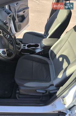 Внедорожник / Кроссовер Ford Escape 2013 в 