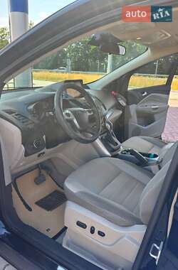 Внедорожник / Кроссовер Ford Escape 2015 в 