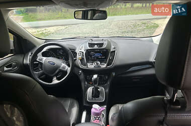 Внедорожник / Кроссовер Ford Escape 2013 в 