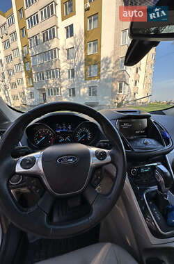 Внедорожник / Кроссовер Ford Escape 2012 в 