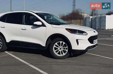 Внедорожник / Кроссовер Ford Escape 2020 в 