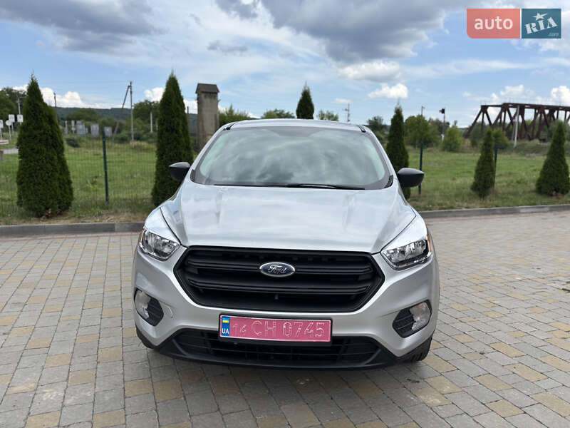 Внедорожник / Кроссовер Ford Escape 2017 в 