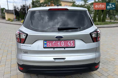 Внедорожник / Кроссовер Ford Escape 2017 в 