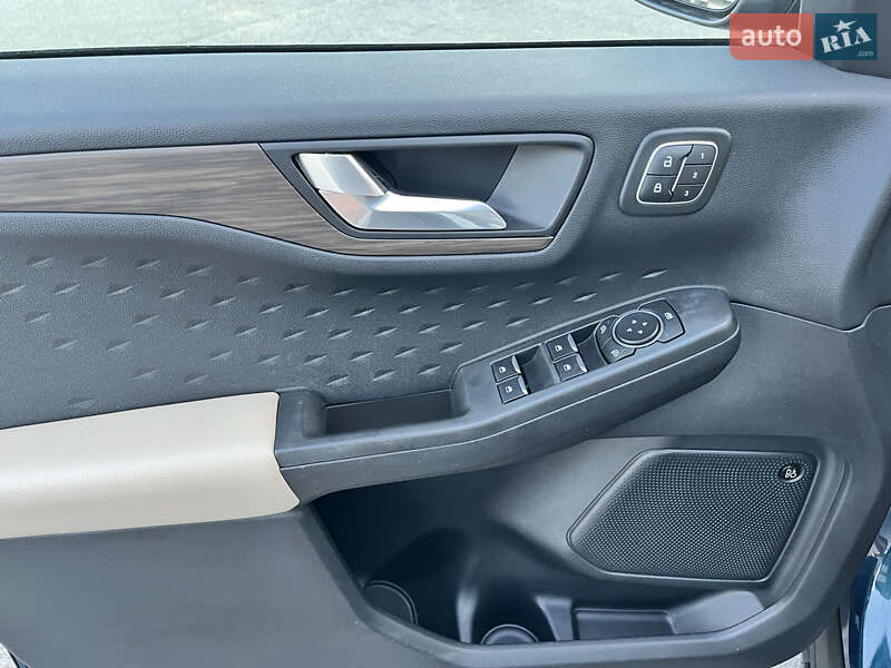Позашляховик / Кросовер Ford Escape 2020 в Василькові