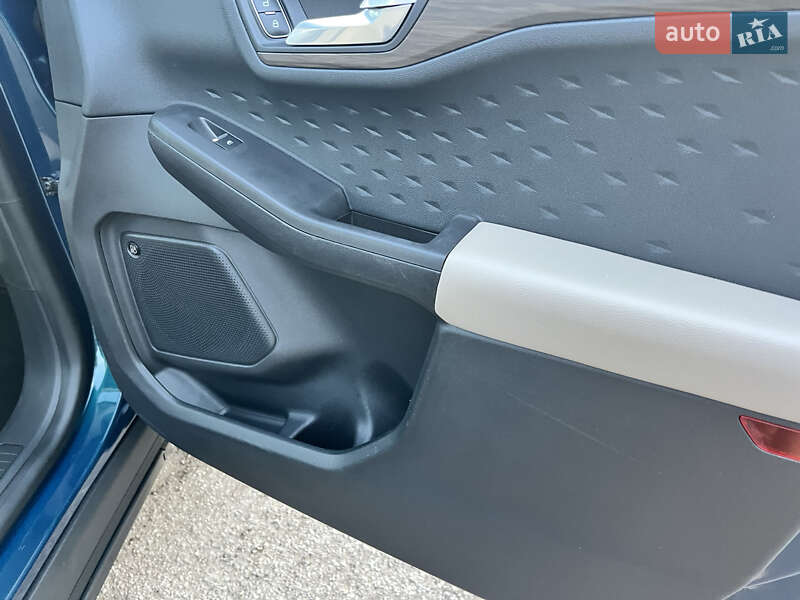 Позашляховик / Кросовер Ford Escape 2020 в Василькові