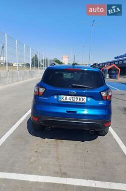 Внедорожник / Кроссовер Ford Escape 2017 в 