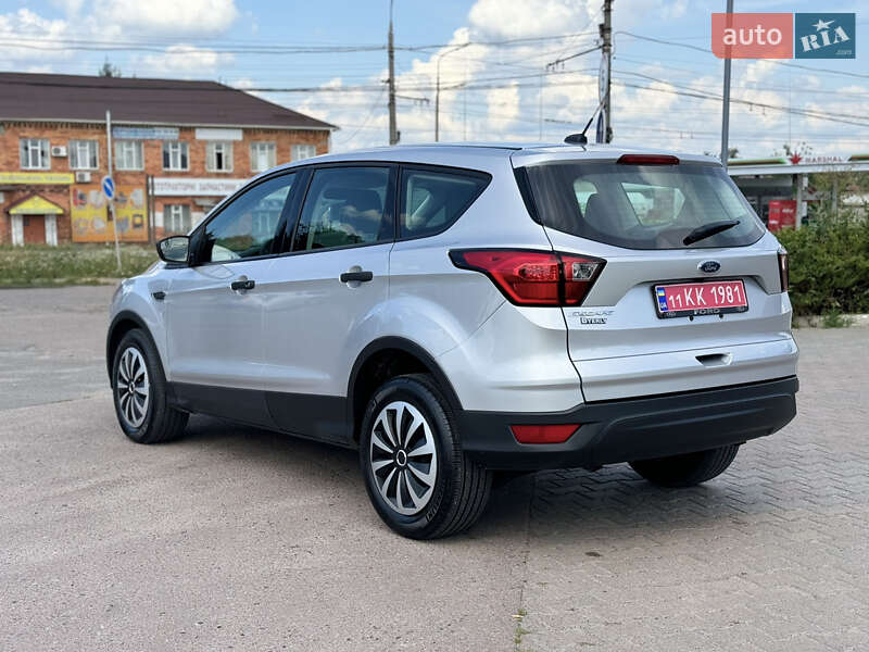 Внедорожник / Кроссовер Ford Escape 2019 в Сумах