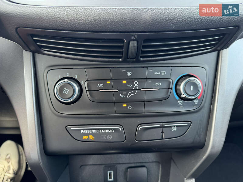 Внедорожник / Кроссовер Ford Escape 2019 в Сумах