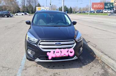 Внедорожник / Кроссовер Ford Escape 2018 в 