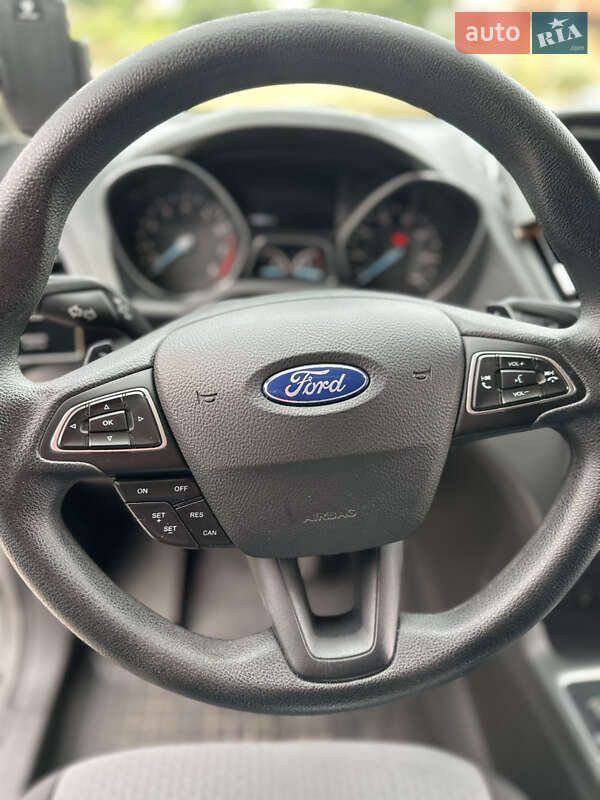 Внедорожник / Кроссовер Ford Escape 2017 в Киеве