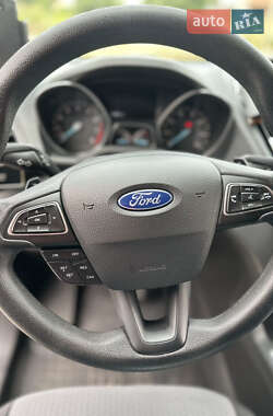 Внедорожник / Кроссовер Ford Escape 2017 в 