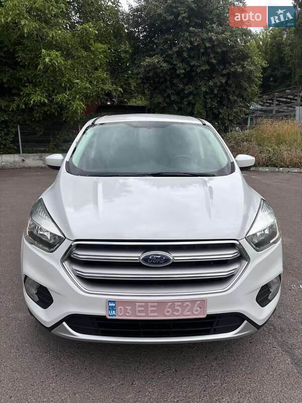 Внедорожник / Кроссовер Ford Escape 2017 в 
