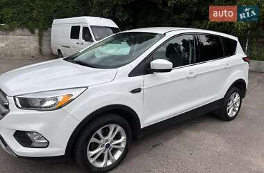 Внедорожник / Кроссовер Ford Escape 2017 в 