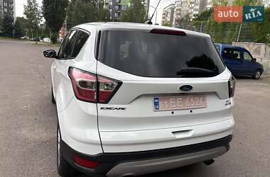 Внедорожник / Кроссовер Ford Escape 2017 в 