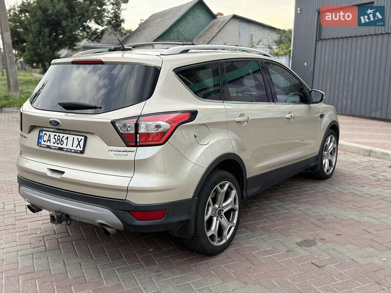 Внедорожник / Кроссовер Ford Escape 2016 в Черкассах