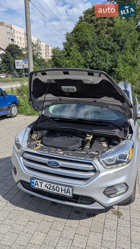 Позашляховик / Кросовер Ford Escape 2016 в Івано-Франківську