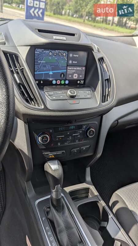 Позашляховик / Кросовер Ford Escape 2016 в Івано-Франківську