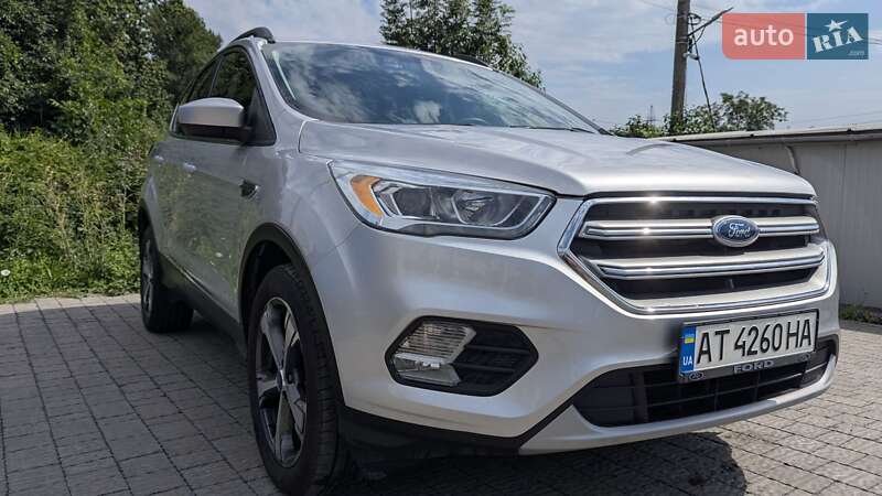 Позашляховик / Кросовер Ford Escape 2016 в Івано-Франківську
