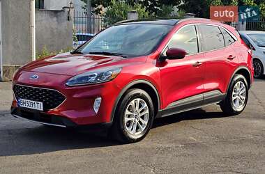 Внедорожник / Кроссовер Ford Escape 2021 в 