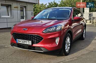 Внедорожник / Кроссовер Ford Escape 2021 в 