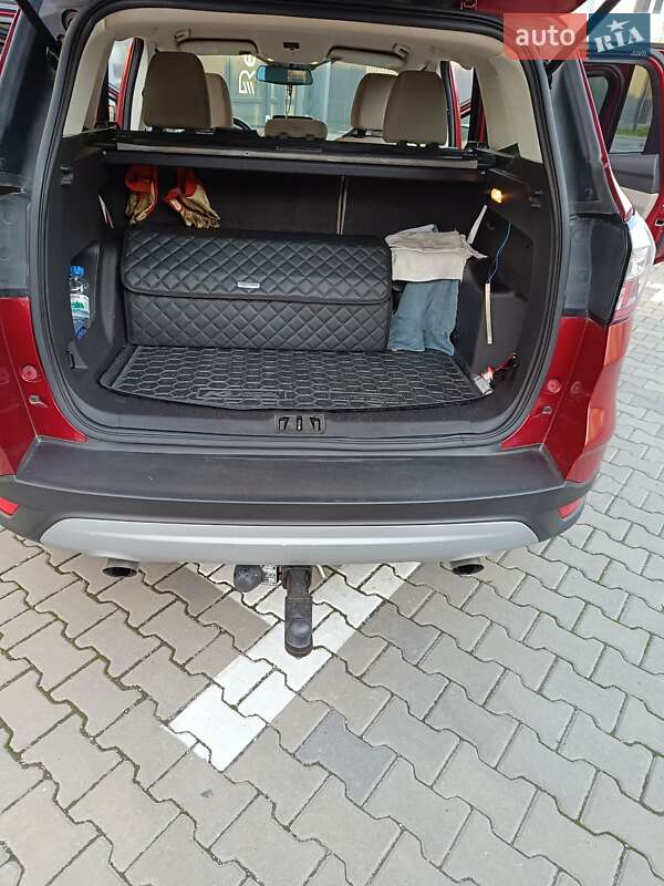 Внедорожник / Кроссовер Ford Escape 2016 в Ивано-Франковске