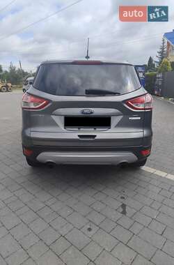 Внедорожник / Кроссовер Ford Escape 2014 в 