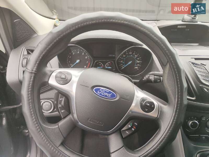 Внедорожник / Кроссовер Ford Escape 2014 в Долине