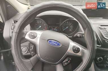 Внедорожник / Кроссовер Ford Escape 2014 в 