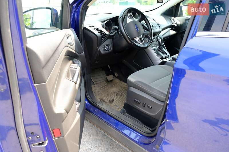 Внедорожник / Кроссовер Ford Escape 2016 в Днепре