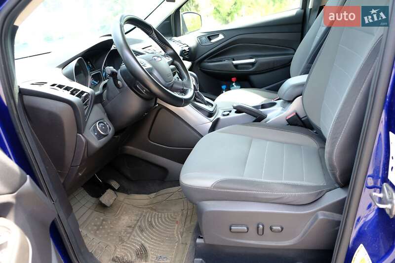 Внедорожник / Кроссовер Ford Escape 2016 в Днепре