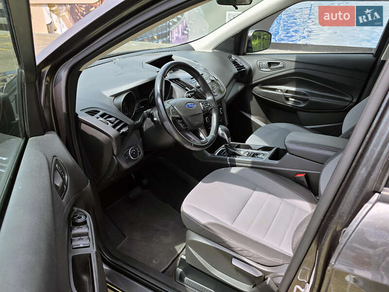 Внедорожник / Кроссовер Ford Escape 2017 в Львове