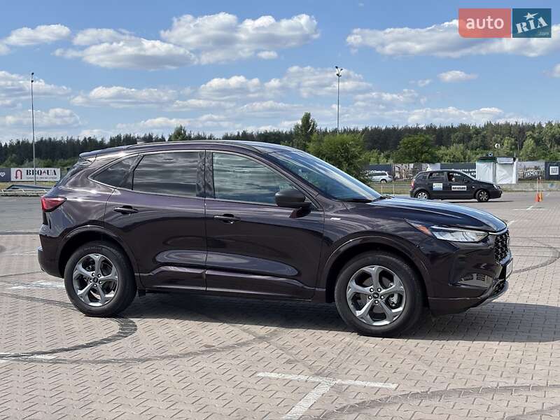 Внедорожник / Кроссовер Ford Escape 2023 в Киеве