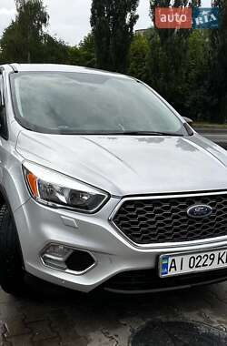 Внедорожник / Кроссовер Ford Escape 2018 в Софиевской Борщаговке