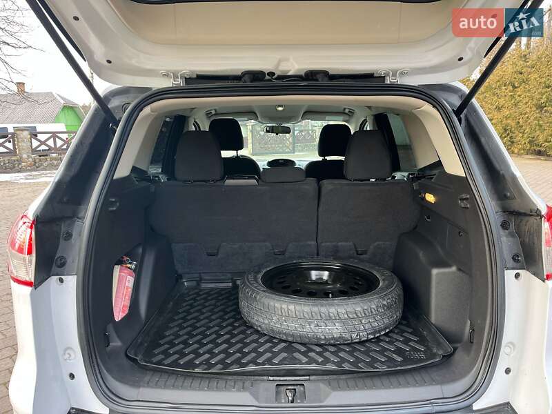 Внедорожник / Кроссовер Ford Escape 2014 в Брошневе-Осаде