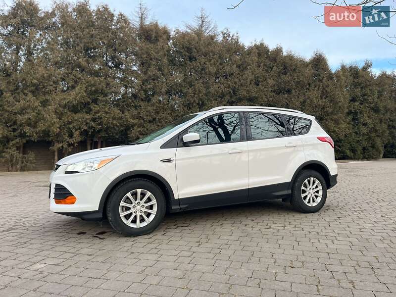 Внедорожник / Кроссовер Ford Escape 2014 в Брошневе-Осаде