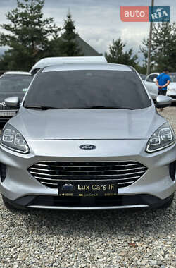 Внедорожник / Кроссовер Ford Escape 2020 в 