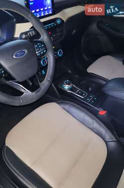 Внедорожник / Кроссовер Ford Escape 2022 в 
