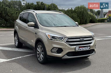 Внедорожник / Кроссовер Ford Escape 2017 в Киеве